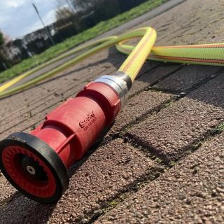 Jednoduchá a robustná požiarna prúdnica SCOTTY LF Je určená na použitie pri požiaroch vegetácie a odpadu. Je vhodný aj na...